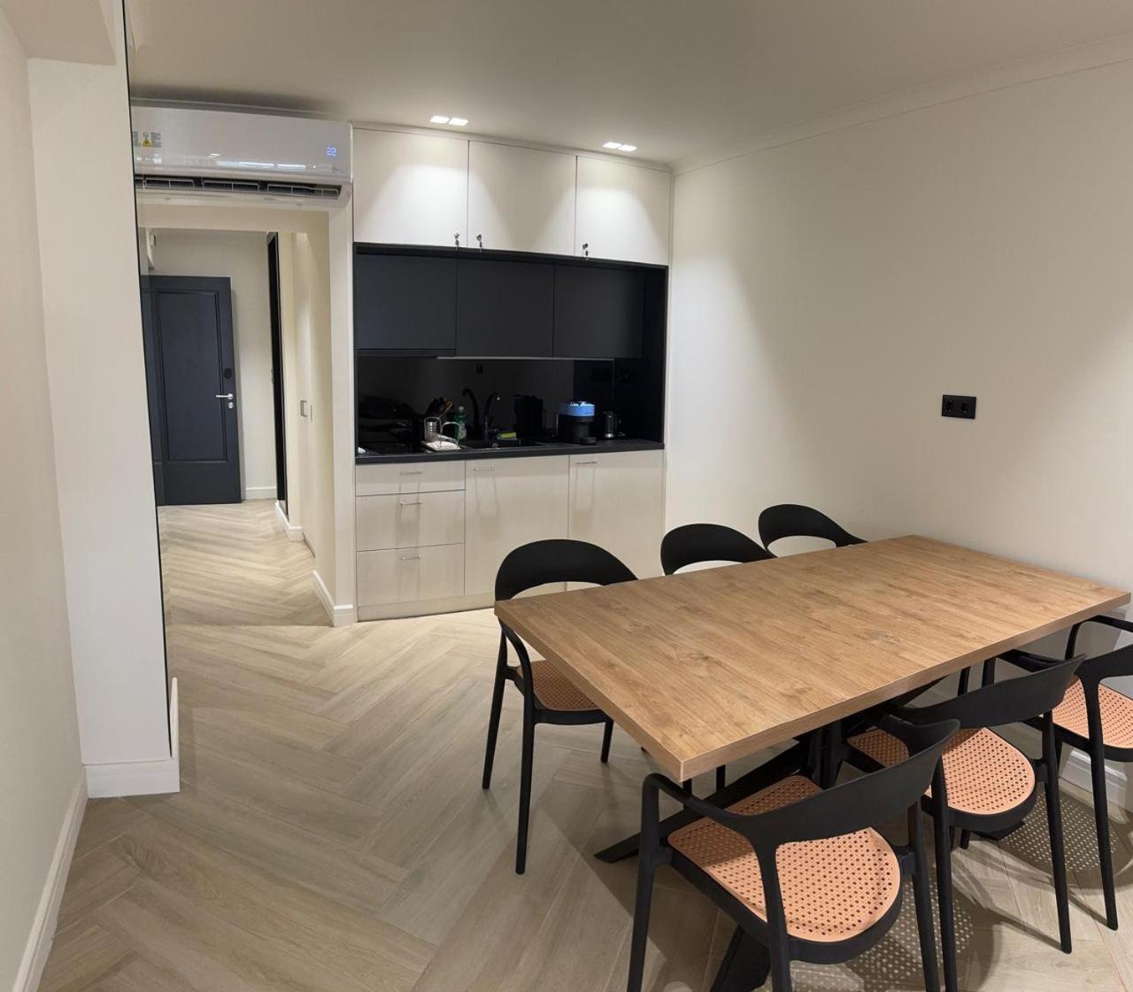 Triple A - Near Ermou Shopping Street - Family Hospitality - Free Parking! Aparthotel Атина Екстериор снимка