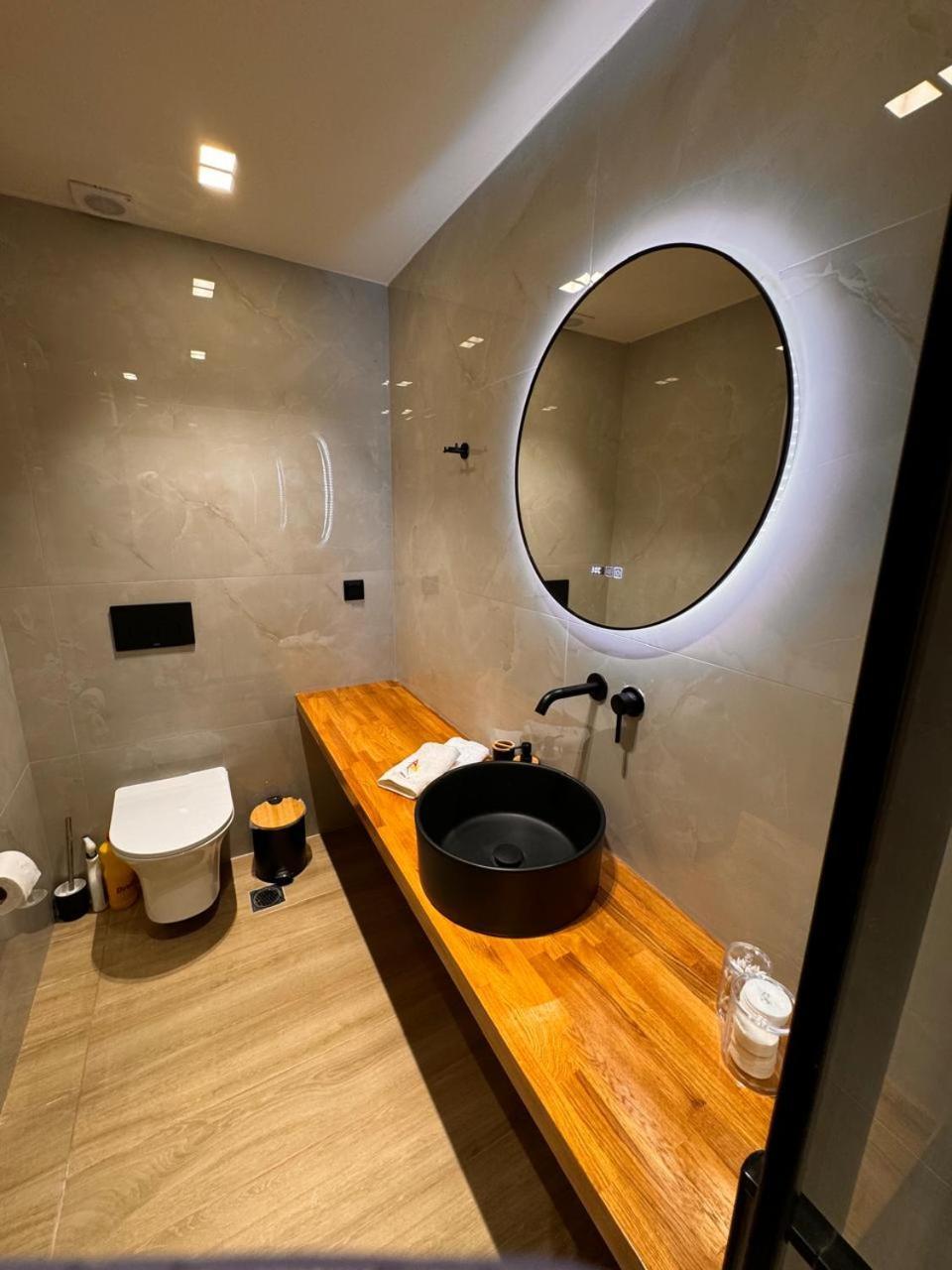 Triple A - Near Ermou Shopping Street - Family Hospitality - Free Parking! Aparthotel Атина Екстериор снимка